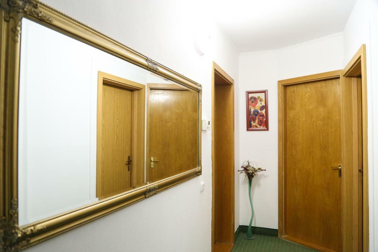 Luxury Brasov Appartement Buitenkant foto